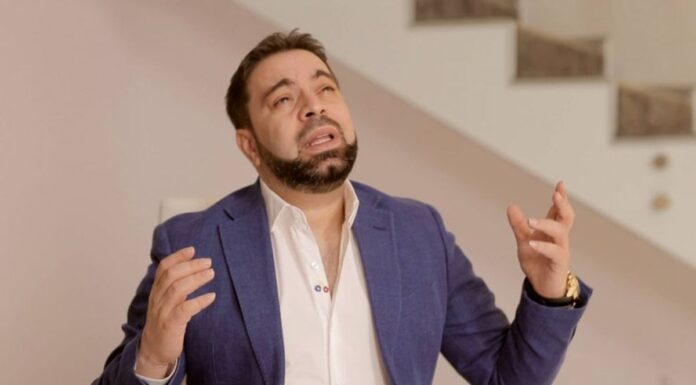 Florin Salam a fost reținut pentru 24 ore! A încasat 18.000 euro și nu a onorat evenimentele