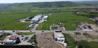 Traseul centurii orașului Podu Iloaiei, modificat pentru a trece pe lângă terenurile primarului. Costuri de milioane de euro pe kilometru, afaceri distruse și zeci de imobile expropriate