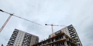 Lanțul umilințelor pentru locatarii din complexul Evergreen Towers. Dezvoltatorul a lăsat un ieșean fără loc de parcare, deși acesta a plătit 8.000 de euro