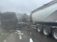 VIDEO Accident înfiorător: O cisternă și un camion s-au ciocnit violent – Pompierii intervin cu mai multe autospeciale