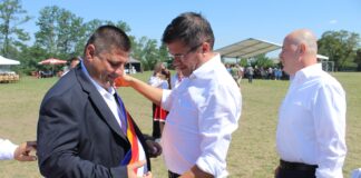 Alexe răsplătește primarii fideli. PNL a dat drumul la morișca spolierii banilor publici