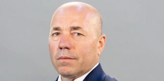 Jonglerii cu fondurile europene: două familii căpușează proiectele pentru iluminatul public din județ. 1 milion de lei de la Belcești dintr-un singur foc!