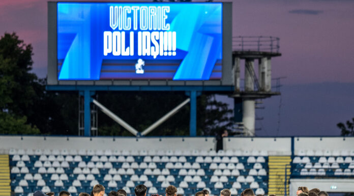 Tabela de marcaj de la stadion s-a stricat la nici un an de când a fost montată. Primăria plătește reparații deși aceasta se află în garanție