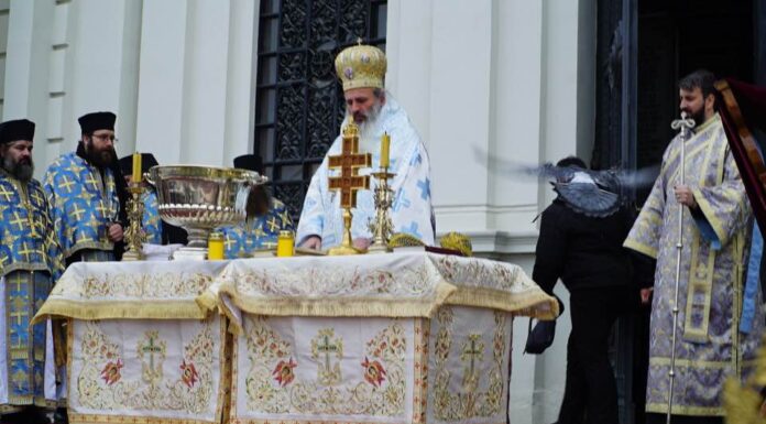 Au început pregătirile pentru sărbătoarea Bobotezei! Mii de credincioși sunt așteptați în curtea Catedralei Mitropolitane din Iași
