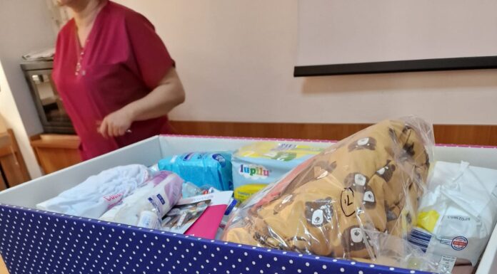 Bebelușul salvat de la moarte primește îngrijire în Spitalul Municipal Pașcani. Comunitatea s-a mobilizat pentru a-l sprijini