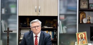 „Șpaga se lua prin intermediul șoferului”. Coadă la DNA: medici, VIP-uri, pacienți și aparținători