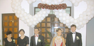 Fotografii document: Crin Antonescu, nașul unui infractor urmărit internațional de 11 ani. Condamnarea finului milionar se prescrie înainte de alegeri.