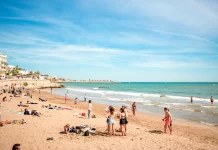 Cum reușesc românii să călătorească lunar în străinătate cu bugete mici: „Mai ieftin decât un weekend în Cluj”