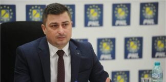 Achiziții inutile la prețuri exorbitante: camere web fără sunet pentru cursurile online cu elevii. 229 lei/bucata la Primărie, 40 de lei/bucata pe eMag