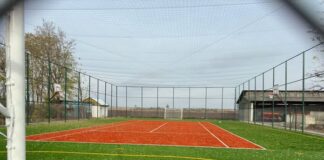 Bani pentru terenuri de sport, bani pentru firma de casă a PNL. Traseul: Consiliul Județean – primării – companie paravan