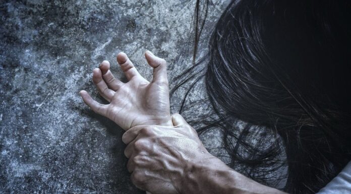 „Sentință etalon”: femeie achitată pentru uciderea soțului, după ce fusese condamnată la 9 ani de închisoare. Legitimă apărare, o viață de bătăi și chinuri