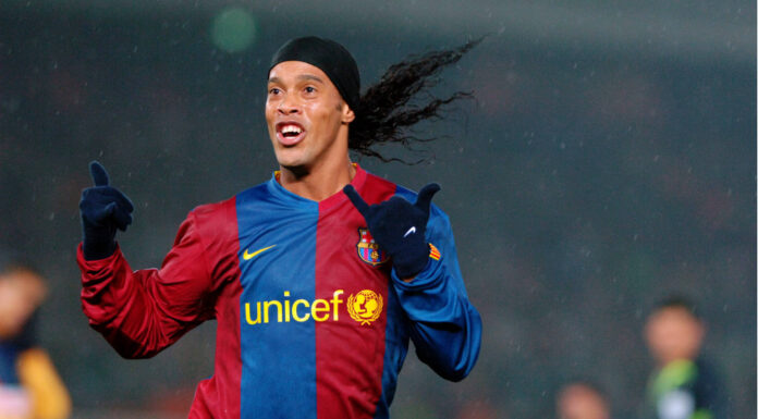VIDEO Ronaldinho, fostul star al Barcelonei, vine la Iași. Meci demonstrativ pe stadionul „Emil Alexandrescu” alături de alte legende ale fotbalului mondial
