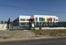 Tun imobiliar pe spatele elevilor. Cu o săptămână înainte de începerea școlii, Primăria Miroslava cumpără cu 6.000.000 de euro, în regim de urgență, o clădire de la trei afaceriști