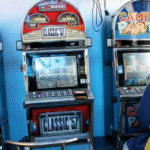 Bugetarii de la ONJN nu au mișcat o hârtie timp de șapte ani. Un ieșean condamnat pentru „păcănele” fără licență scapă de plata prejudiciului