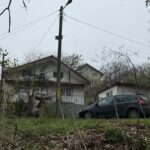 De doi ani, Primăria își bate joc de o familie care solicită un certificat pentru intabularea unei case în Țicău. În schimb, Chirica și funcționarii au semnat pentru blocuri cu sute de apartamente fără autorizație