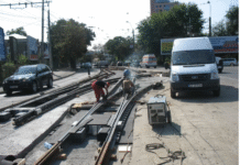 Ieșenii plătesc pentru licitațiile aranjate de Chirica&Co. Primăria, sancționată cu peste 600.000 lei pentru contractul de reabilitare a liniilor Dancu