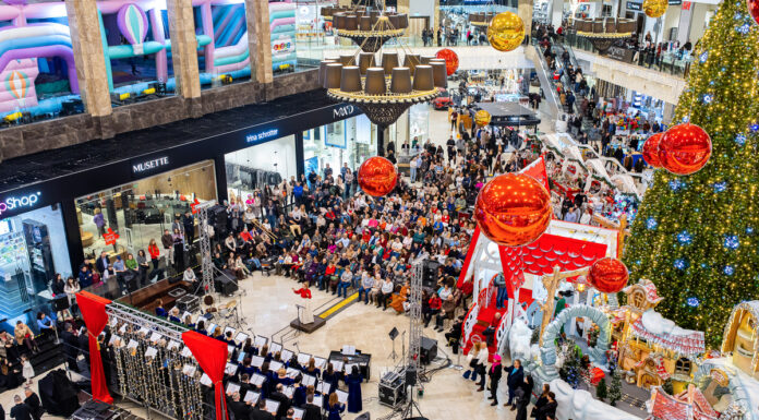 Palas, destinația de Crăciun a ieșenilor