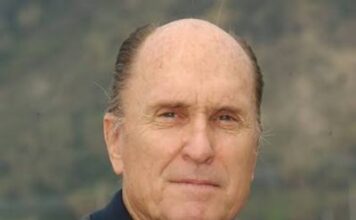 Duvall. Domnul Duvall.