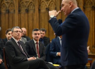 Primăria Iași a ajuns la fundul sacului, dar Chirica promite Sală Polivalentă cu banii împrumutați pentru stadion. Bolojan: „nu mai pot fi deschise alte proiecte”