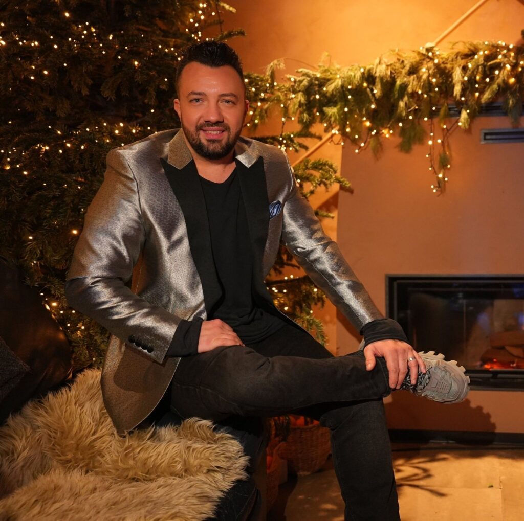 Vlad Babă - fostul director al Școlii Populare de Artă a fost numit ilegal pe funcție de către Costel Alexe