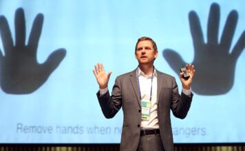 Pentru prima dată în România, Charles Montgomery, unul dintre cei mai influenți urbaniști din lume, vine la TILIA — Summitul Orașelor din România