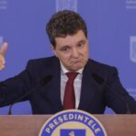 Cucușor Van Dram, de o sută de ori mai idiot