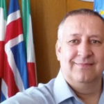 Interceptări DNA: Procurorii l-au supravegheat pe șeful ARR în timp ce își număra banii, în șoaptă, în propria casă. Cristian Anton se urca cu o scară inclusiv pe blatul mobilierului de bucătărie și vorbea singur când verifica sumele