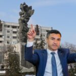 Chirica, obligat de judecători să semneze un contract de 30.000.000 lei. Timp de doi ani, Primăria a pus bețe în roate firmei care a câștigat licitația pentru reabilitarea Statuii Independenței