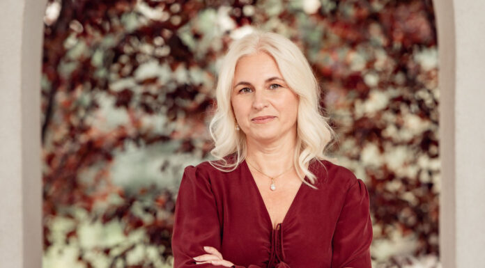 De la un Renault roșu vândut acum 30 de ani, la London Stock Exchange: grupul ieșean Printco–Gama, condus de Diana Mocanu, este singurul câștigător din 2.500 de companii al programului PinkMoon și pleacă în Viena, Londra și Tokyo