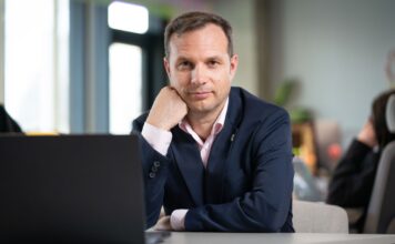HOLISUN și Universitatea de Vest din Timișoara transformă educația prin platforma cu AI ce poate fi folosită deja de 6.000 de profesori