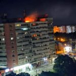 VIDEO- Dronă prăbuşită pe un bloc din Galaţi, urmată de un incendiu. Mai multe victime după explozie