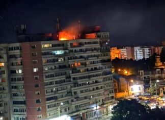 VIDEO- Dronă prăbuşită pe un bloc din Galaţi, urmată de un incendiu. Mai multe victime după explozie