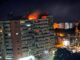 VIDEO- Dronă prăbuşită pe un bloc din Galaţi, urmată de un incendiu. Mai multe victime după explozie