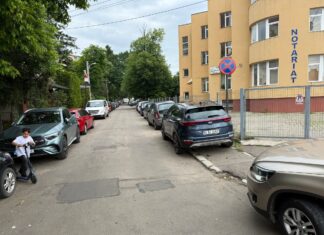 Orașul în care toți șoferii parchează „pe interzis”. Clujul a rezolvat problema cu zece parcări subterane cu parcuri și locuri de joacă la suprafață