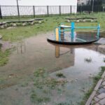 Primăria Iași și-a bătut joc de un proiect european de 2 milioane euro. La cinci luni după recepție, locurile de joacă au fost inundate