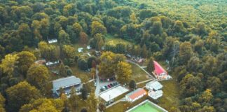 Schema ilegală prin care o instituție din Iași menține pe funcții ani la rând angajați pensionari fără să scoată posturile la concurs