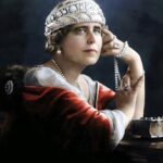 Bucata de cadavru regal , sau ,, Moaște de regină la circul din grădină ,,