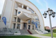 La stat se mănâncă cu două mâini. Șefii de la Ateneu sfidează Curtea de Conturi și au majorat cu 70% contractele încheiate cu firmele propriilor angajați