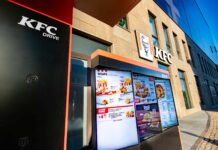 Singurul KFC Drive-Thru din Iași, relocat într-un nou spaţiu din Palas, cu peste 400 mp la interior și servicii disponibile non-stop
