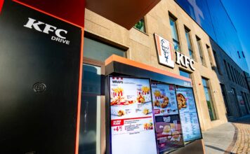 Singurul KFC Drive-Thru din Iași, relocat într-un nou spaţiu din Palas, cu peste 400 mp la interior și servicii disponibile non-stop
