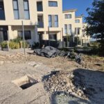 Acuzații de șantaj. Locuitorii unui complex imobiliar din Bucium susțin că li s-au cerut 100.000 de euro pentru a fi lăsați să intre în case