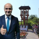 Primăria care își vinde terenurile pentru asfaltări a plătit 14.000 de euro pentru o troiță. Culmea, aceasta va fi donată unui oraș din Republica Moldova