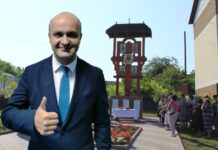 Primăria care își vinde terenurile pentru asfaltări a plătit 14.000 de euro pentru o troiță. Culmea, aceasta va fi donată unui oraș din Republica Moldova