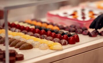 Chocolate Saga aduce la Palas sortimente de ciocolată cu jumări, morcov și semințe de dovleac, dar și alte combinații inedite
