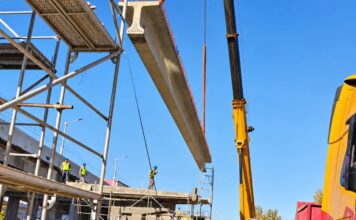 Modernizarea Pasajului Socola avansează: de la demolarea grinzilor vechi, la montarea noilor structuri (P)